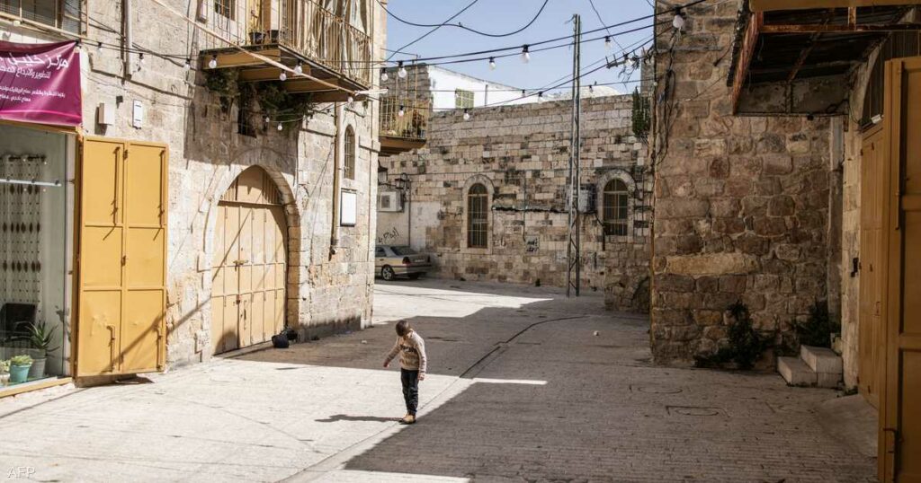 إضراب شامل يعم المحافظات الفلسطينية تنديدا بالحرب على غزة