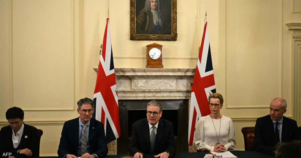 ستارمر يطلق خطة لدعم قطاع السيارات المتضرر من تعرفات ترامب