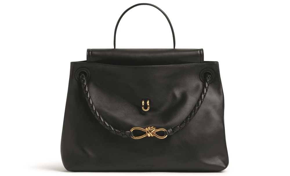 حقيبة «تشاو تشاو».. من «Bottega Veneta»