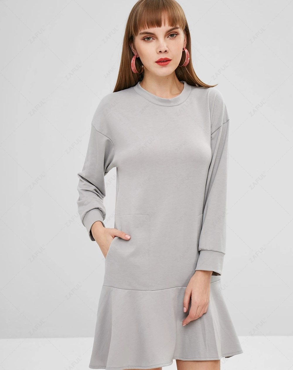 فستان الخصر المنخفض مثالي لجميع مناسبات 2025