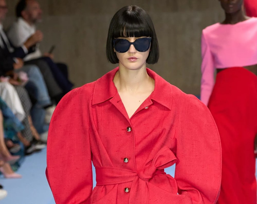 «كارولينا ھﯿﺮﯾﺮا» تقدم ﻋﺮﺿﮭﺎ ﻟﻤﻮﺳﻢ رﺑﯿﻊ وﺻﯿﻒ 2026 ﻓﻲ ﻣﺪرﯾﺪ.. سبتمبر المقبل