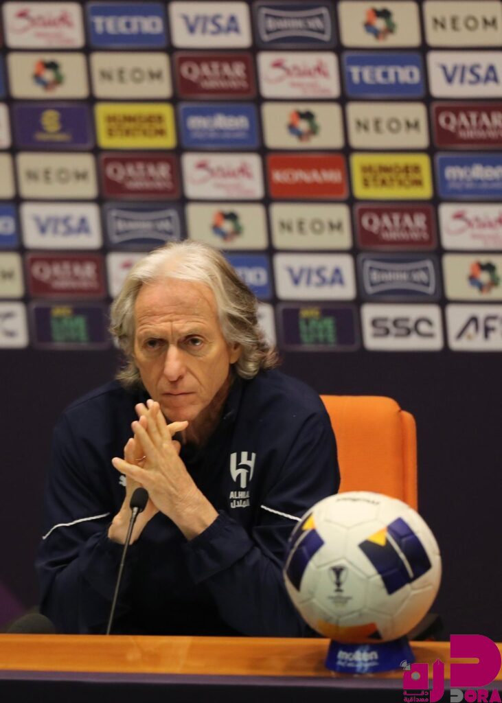 “تصريحات قوية من مدرب الهلال ونجم الفريق نيفيز قبل المواجهة المرتقبة”
