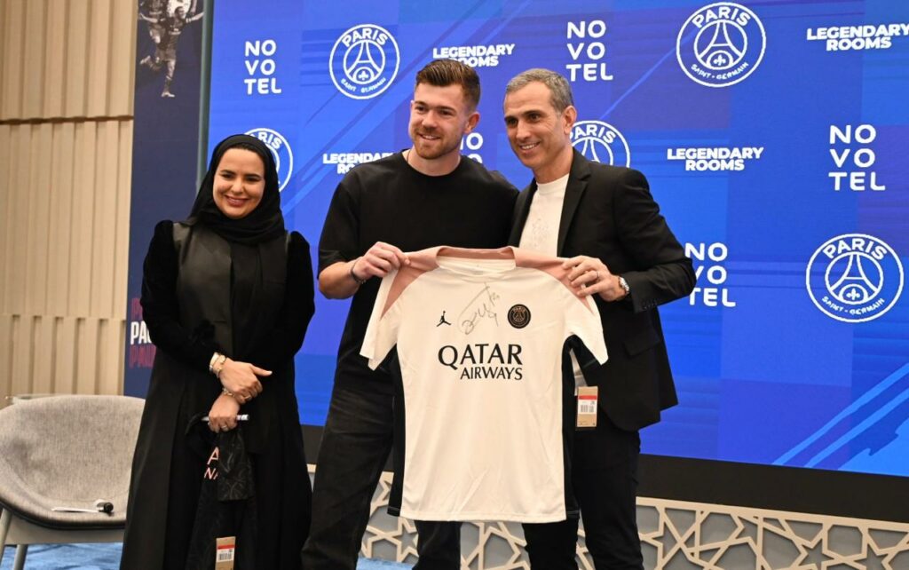 نوفوتيل وباريس سان جيرمان يكشفان عن “غرفة الأساطير” الخاصة ببيدرو ميغيل باوليتا