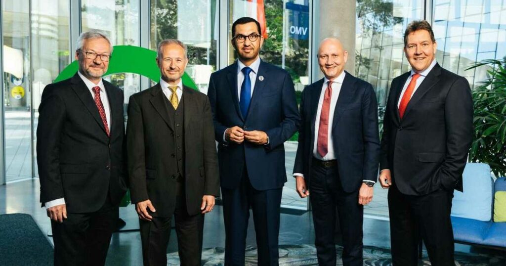 سلطان الجابر يبحث سبل تعزيز الشراكة بين "أدنوك" و"OMV"