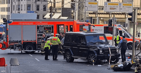 فيديو.. سيارة تدهس حشدا في شتوتغارت وإصابات خطيرة