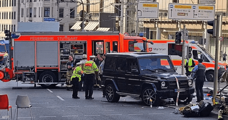 فيديو.. سيارة تدهس حشدا في شتوتغارت وإصابات خطيرة