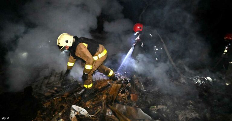 نيران وأضرار جراء هجوم روسي بطائرات مسيرة على كييف