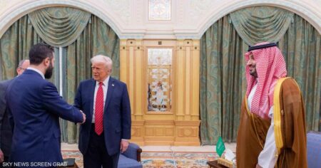 الصور الأولى للقاء ترامب والشرع في الرياض