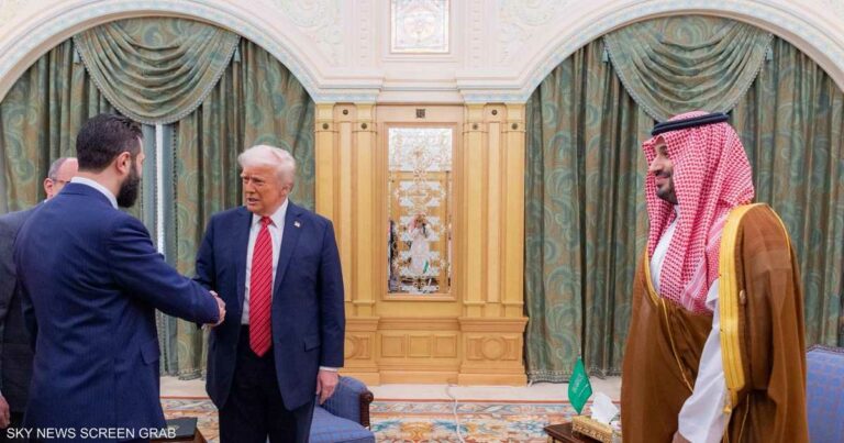 الصور الأولى للقاء ترامب والشرع في الرياض