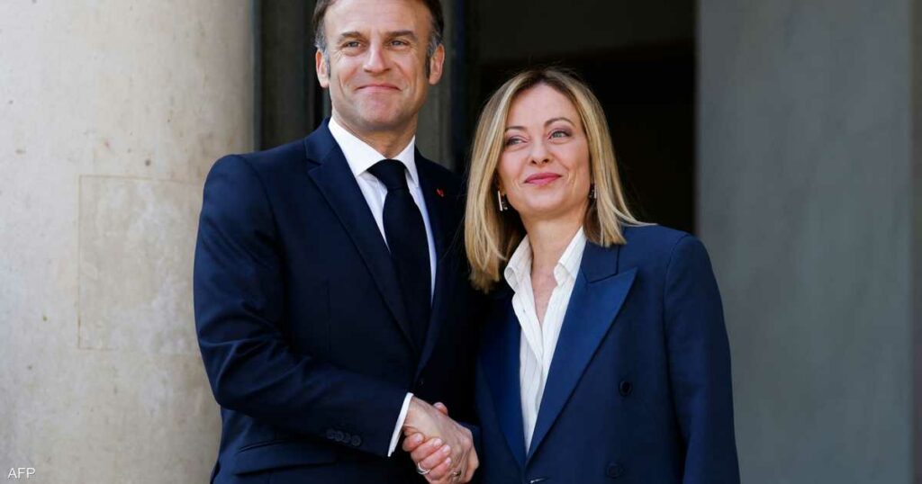 ماكرون يتهم ميلوني بنشر "معلومات مضللة"