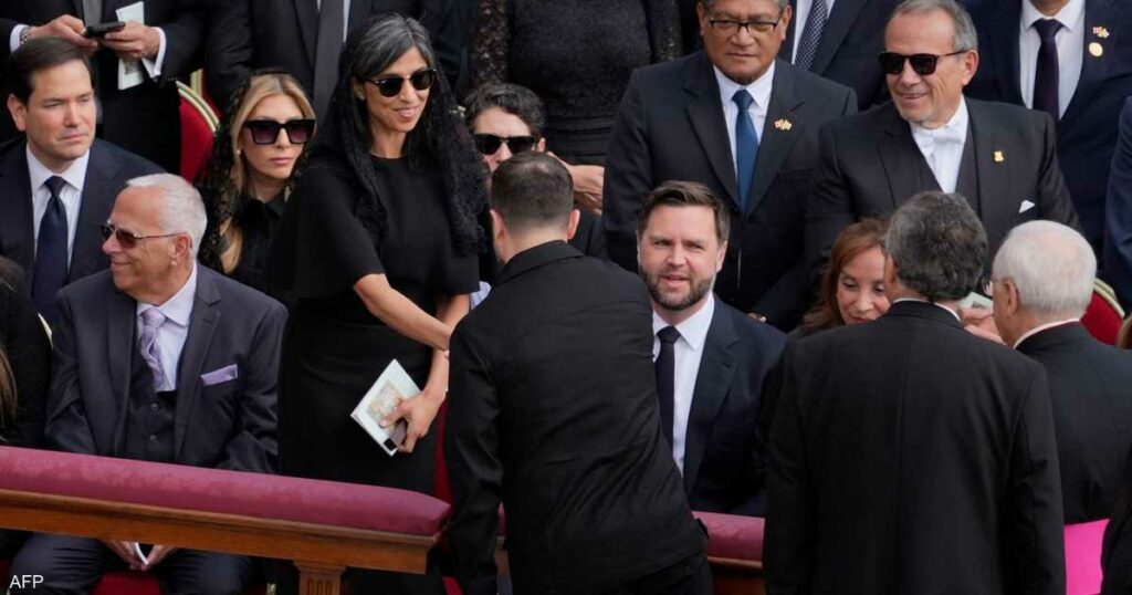 بالفيديو.. أول لقاء بين فانس وزيلينسكي منذ "الخلاف الشهير"