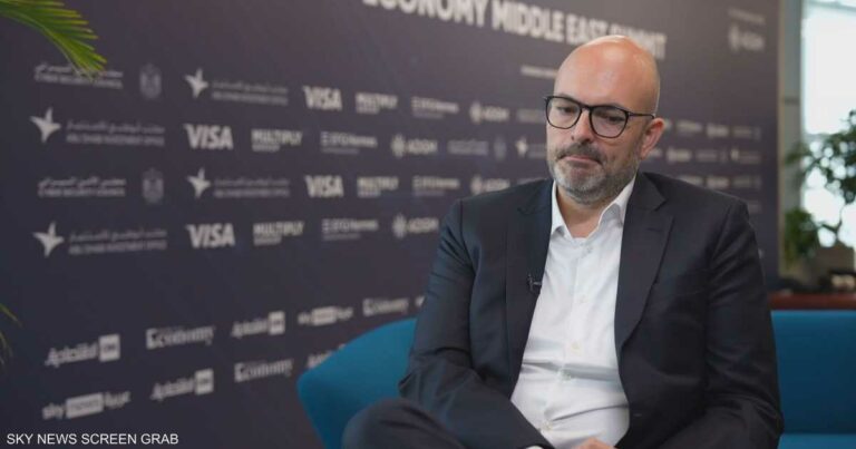 مرسيدس-بنز تفتتح أول حلبة سباقات للطرق الوعرة في دبي