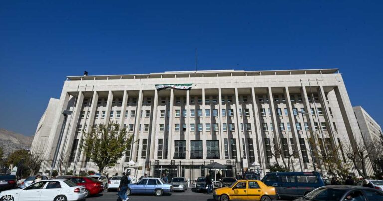 سوريا تدشن بنكا لتأسيس الشركات وإصدار السجلات التجارية قريبا