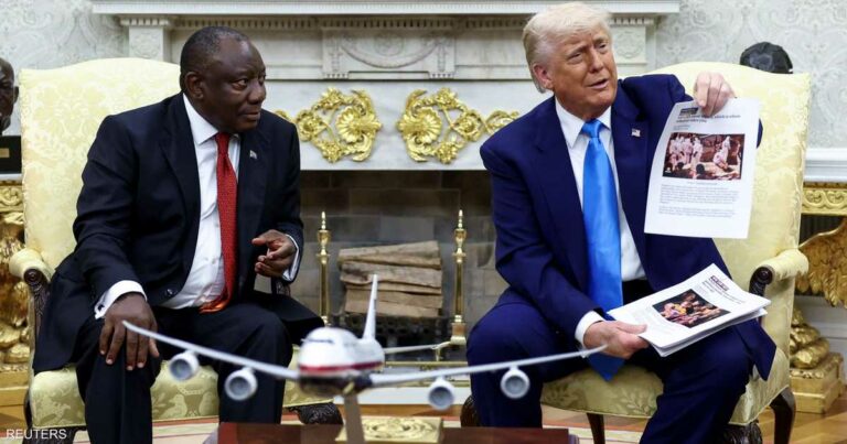 تحقيق يكشف "أدلة مغلوطة" عرضها ترامب على رئيس جنوب إفريقيا