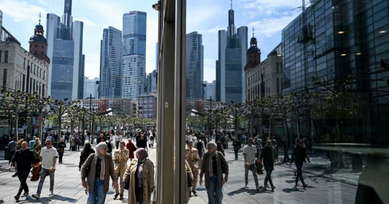 ألمانيا قد تواجه انكماشا للعام الثالث على التوالي