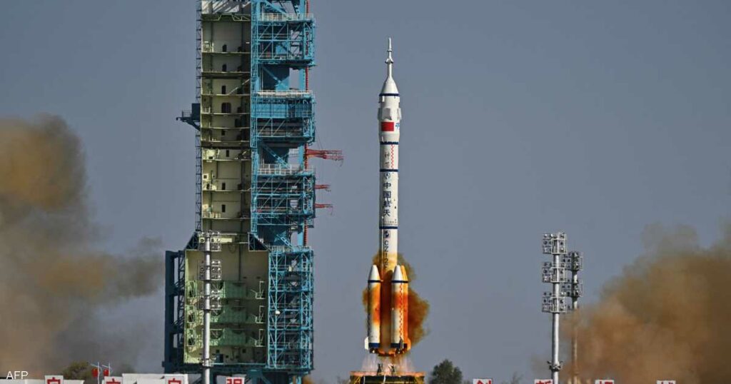 الصين تطلق مهمة فضائية لجمع عينات من كويكب قريب من الأرض