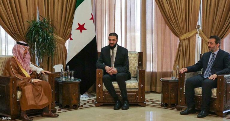 الشرع يستقبل وزير الخارجية السعودي والوفد المرافق في دمشق