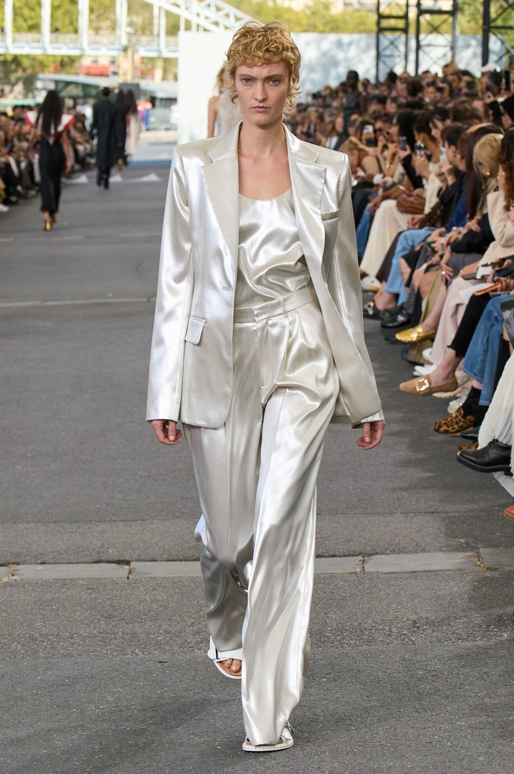 تنسيقات حالمة ورومانسية لصيف 2025