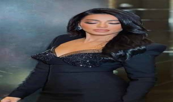 رحمة رياض تتألق بفستان مخملي أسود بقصة الحورية وتعيد إحياء أناقتها المذهلة رحمة رياض تتألق بفستان مخملي أسود بقصة الحورية وتعيد إحياء أناقتها المذهلة