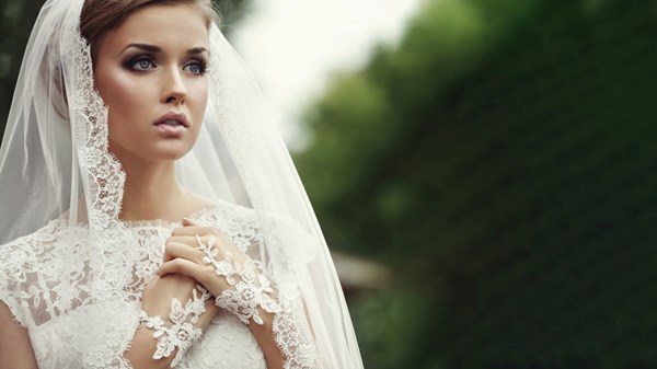 دليلك الشامل لإطلالة جذّابة يوم زفافك دليلك الشامل لإطلالة جذّابة يوم زفافك