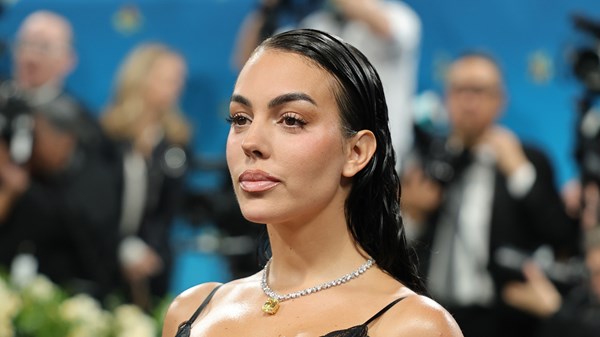 مجوهرات النجمات في حفل ميت غالا 2025.. سحر وفخامة مجوهرات النجمات في حفل ميت غالا 2025.. سحر وفخامة