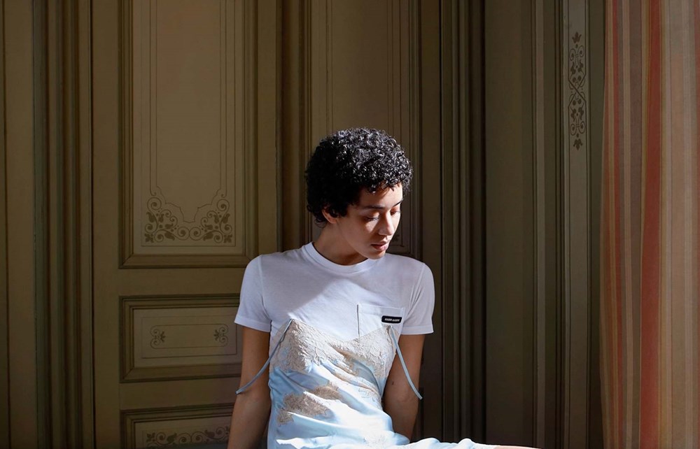 «Miu Miu Upcycled» من كاثرين مارتن.. قصة إبداع مستدام ورؤية فنية