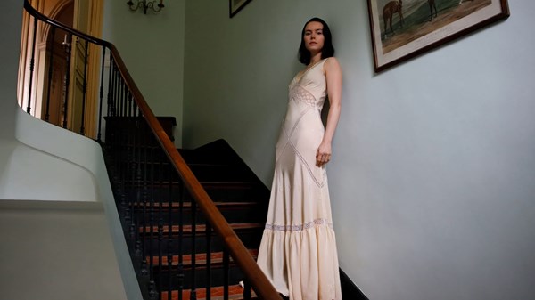 «Miu Miu Upcycled» من كاثرين مارتن.. قصة إبداع مستدام ورؤية فنية «Miu Miu Upcycled» من كاثرين مارتن.. قصة إبداع مستدام ورؤية فنية