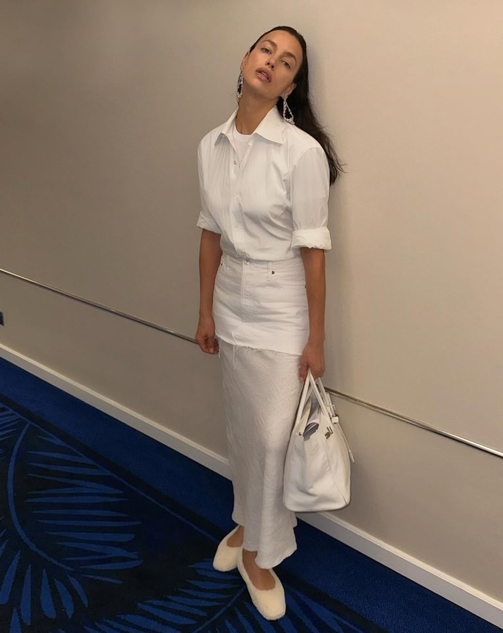 «كان السينمائي 2025».. النجمات يبدعن في فن الإطلالات المتعددة