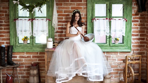 السر الحقيقي لجمالك يوم الزفاف.. يبدأ من المطبخ! السر الحقيقي لجمالك يوم الزفاف.. يبدأ من المطبخ!