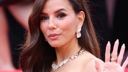 في «كان».. مجوهرات النجمات تخطف الأضواء على السجادة الحمراء