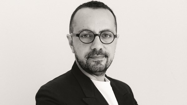 إيمانويل مازيوتا: العملية جوهر تصاميم «Coccinelle» إيمانويل مازيوتا: العملية جوهر تصاميم «Coccinelle»