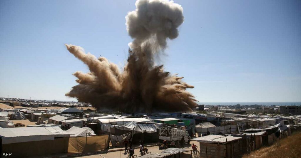 قتلى وجرحى بقصف خيمة تؤوي نازحين غربي خان يونس