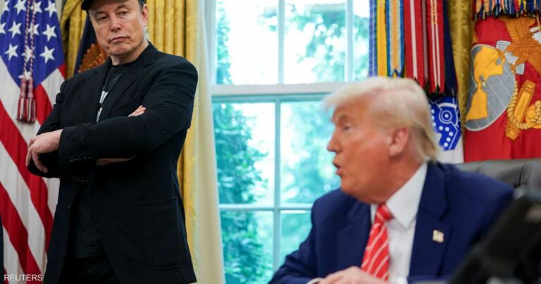 البيت الأبيض ينفي وجود خطط لإجراء مكالمة بين ترامب وماسك