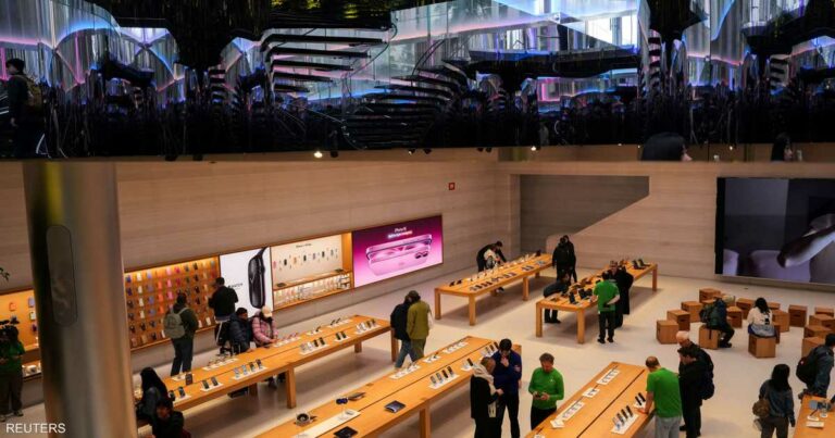 لماذا لا تستطيع آبل مغادرة الصين رغم الضغوط؟