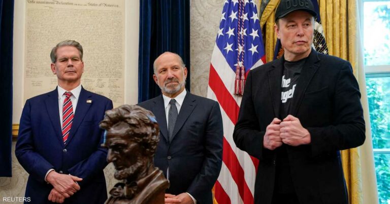 فضيحة البيت الأبيض.. تقرير عن "لكمات" بين ماسك ووزير الخزانة