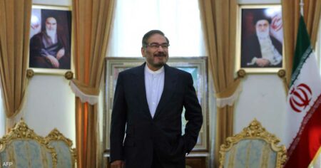 بعد يوم من استهدافه.. وفاة مستشار خامنئي في المستشفى