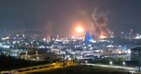 فيديو.. صاروخان إيرانيان يشعلان النار بمحطة طاقة في حيفا