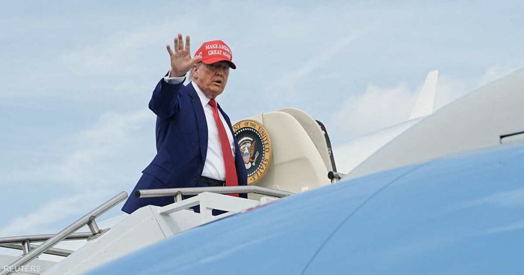 "الوقت وحده سيخبرنا".. ترامب يعلق مجددا على "ضرب إيران"