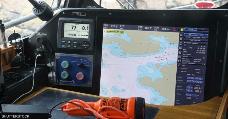 "التشويش" على الملاحة البحرية يربك حركة السفن