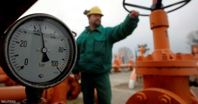 النفط يتراجع بفعل تهدئة التوترات وترقب قرار أوبك+ المقبل