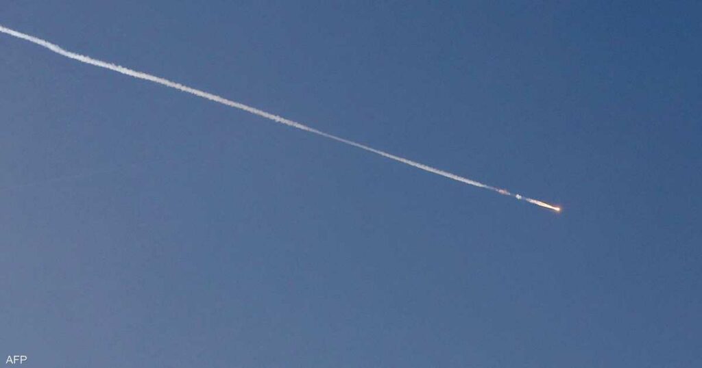 فيديو.. لحظة سقوط صاروخ إيراني في بئر السبع