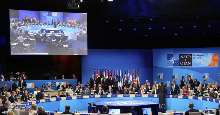"الناتو" يقر رفع إنفاقه الدفاعي إلى 5 بالمئة