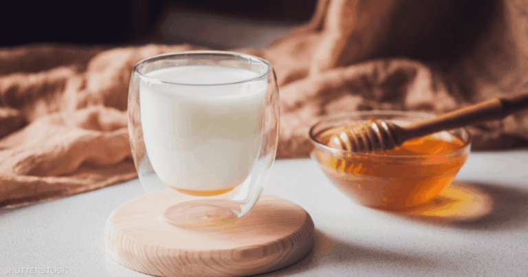 الحليب مع العسل.. مزيج يمنحك 7 فوائد صحية