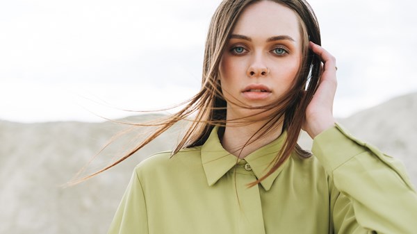 لديكِ بشرة سمراء.. اعتمدي هذه الألوان في ربيع وصيف 2025 لديكِ بشرة سمراء.. اعتمدي هذه الألوان في ربيع وصيف 2025