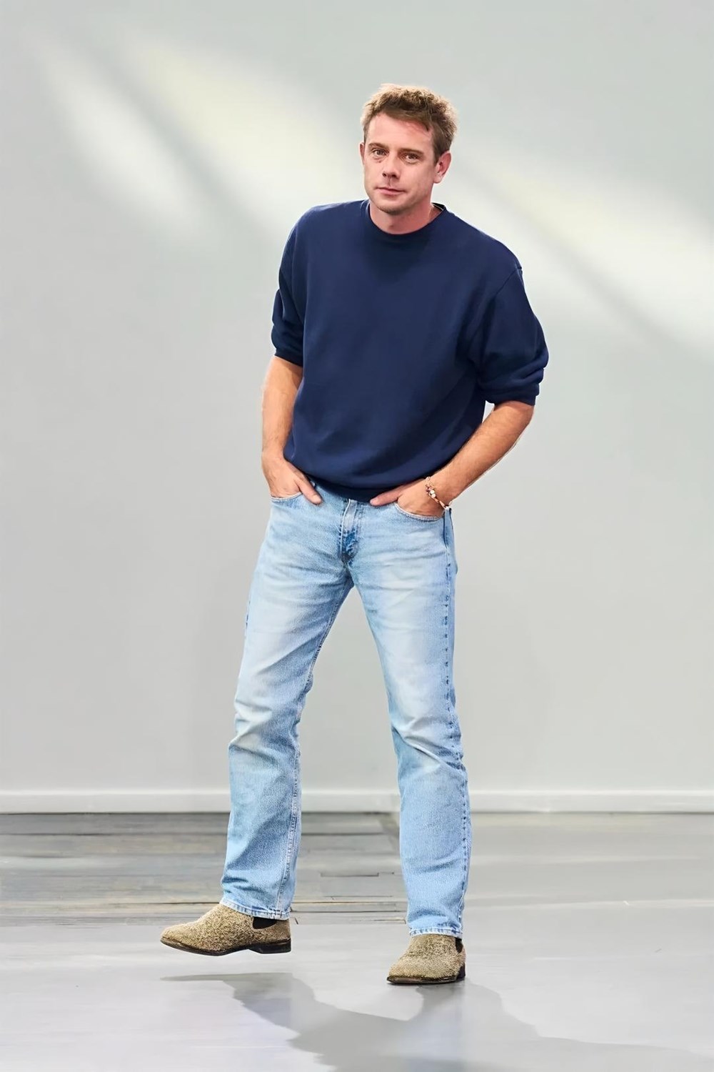 جوناثان أندرسون يتولى الإدارة الإبداعية لأزياء «ديور» النسائية