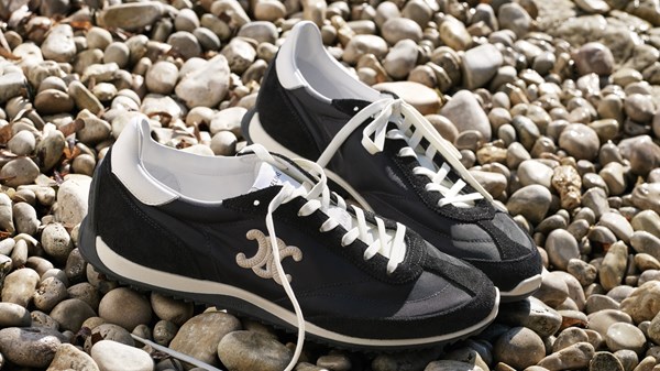 سيلين تطلق أحدث حذاء سنيكر RACER.. أناقة مستوحاة من السبعينيات سيلين تطلق أحدث حذاء سنيكر RACER.. أناقة مستوحاة من السبعينيات