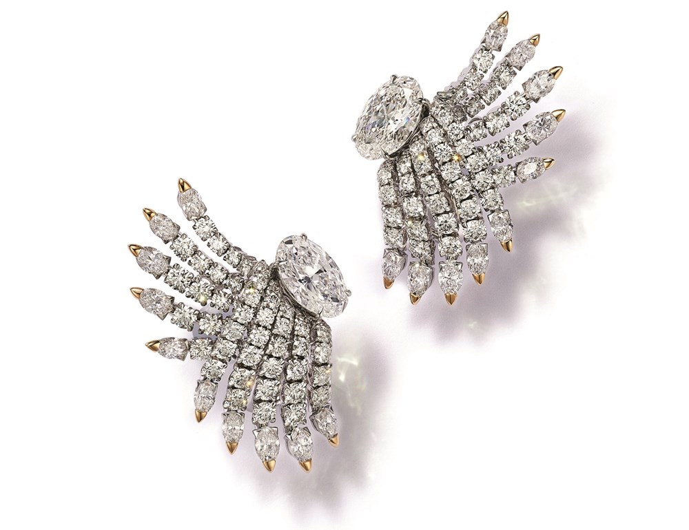 زوج من أقراط «التلألؤ الحيوي».