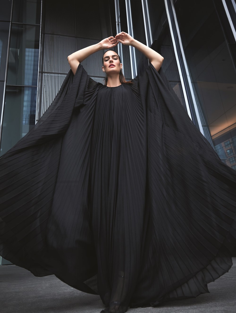 ديما عياد: أقدم تصاميم تُمكّن كل امرأة