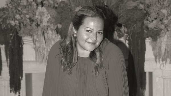 ديما عياد: أقدم تصاميم تُمكّن كل امرأة ديما عياد: أقدم تصاميم تُمكّن كل امرأة