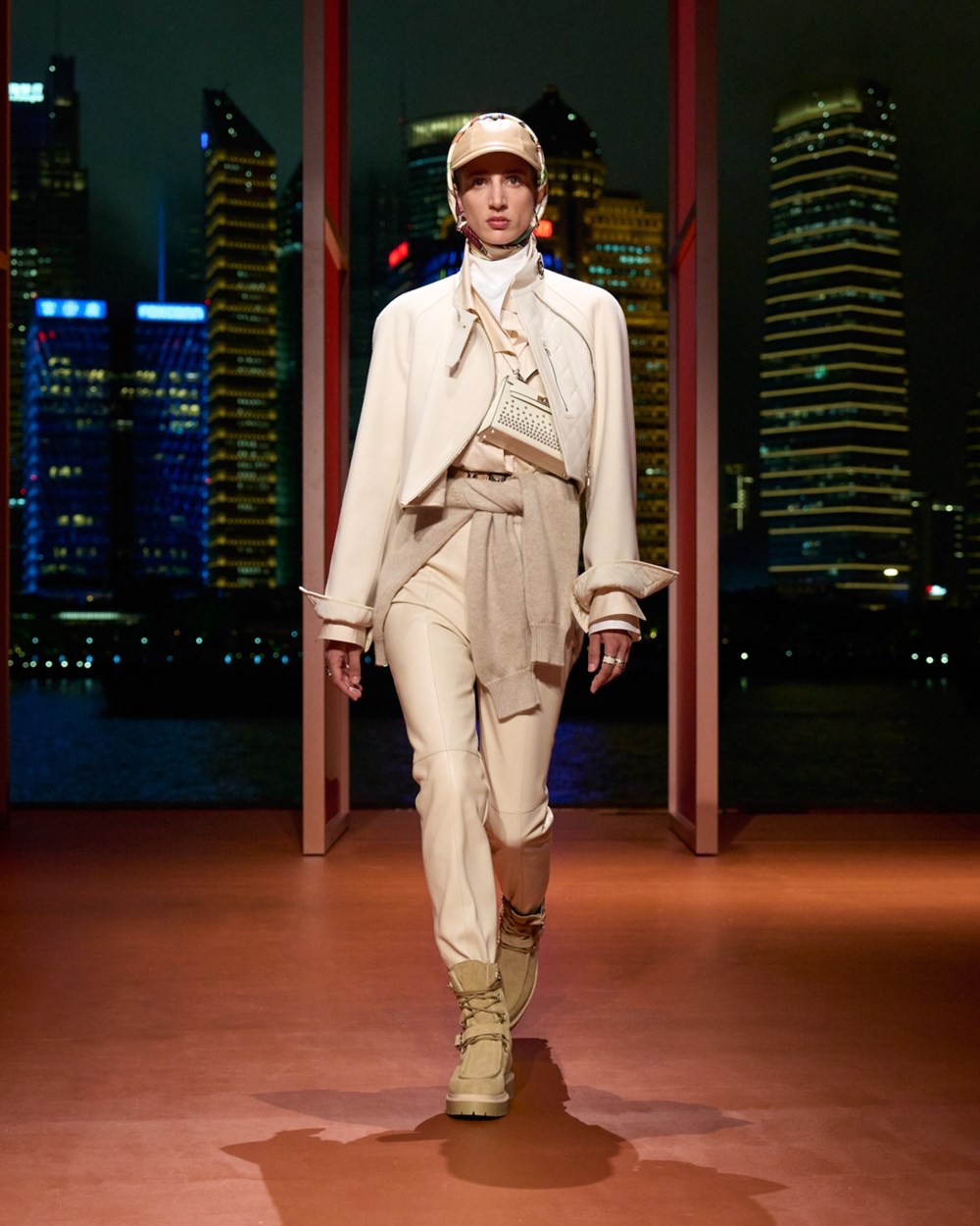 Hermès تروي فصلاً جديداً من مجموعتها لخريف وشتاء 2025 في شنغهاي